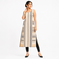 Sleeveless kurta with waist-level box patch pockets